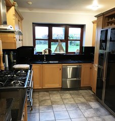 Existing fitted kitchen